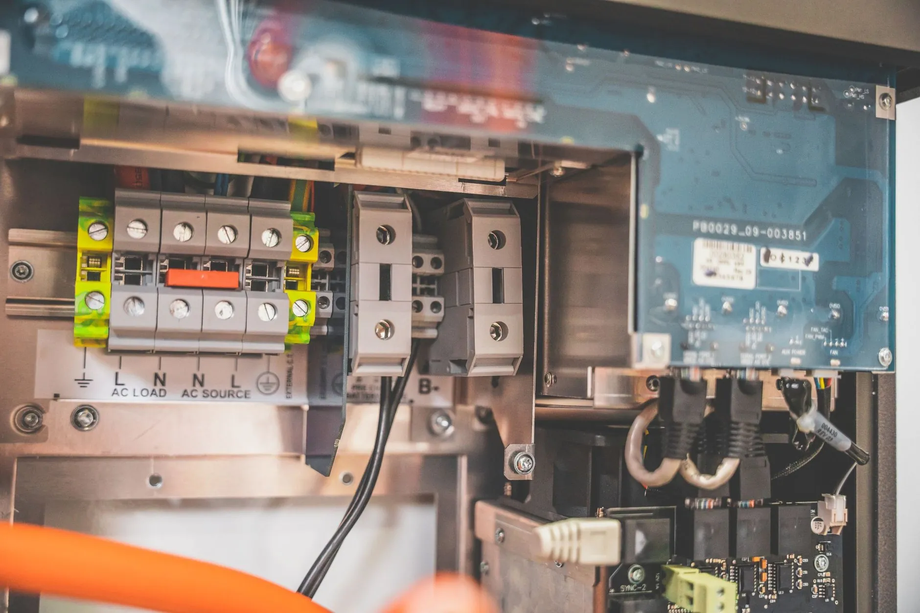 Przemysłowe instalacje elektryczne